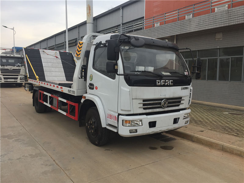 東風(fēng)多利卡清障車（6噸上翻）